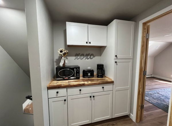 CJs UP North Inn (Browns Motel) - Web Listing (newer photo)